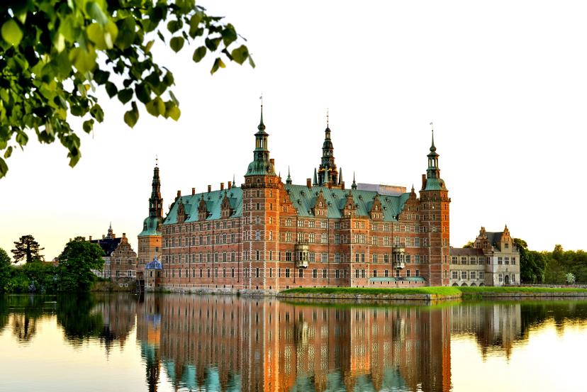 Frederiksborg Castle image 1